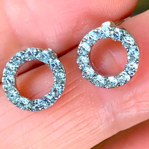 Men’s Modern Circle Halo Rhinestone Stud Earrings, Sleek Silver Tone Setting - Picture 1 of 11